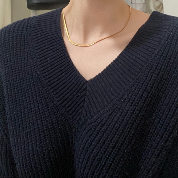 H&M knit v-neck sweater - Picture 3 of 4